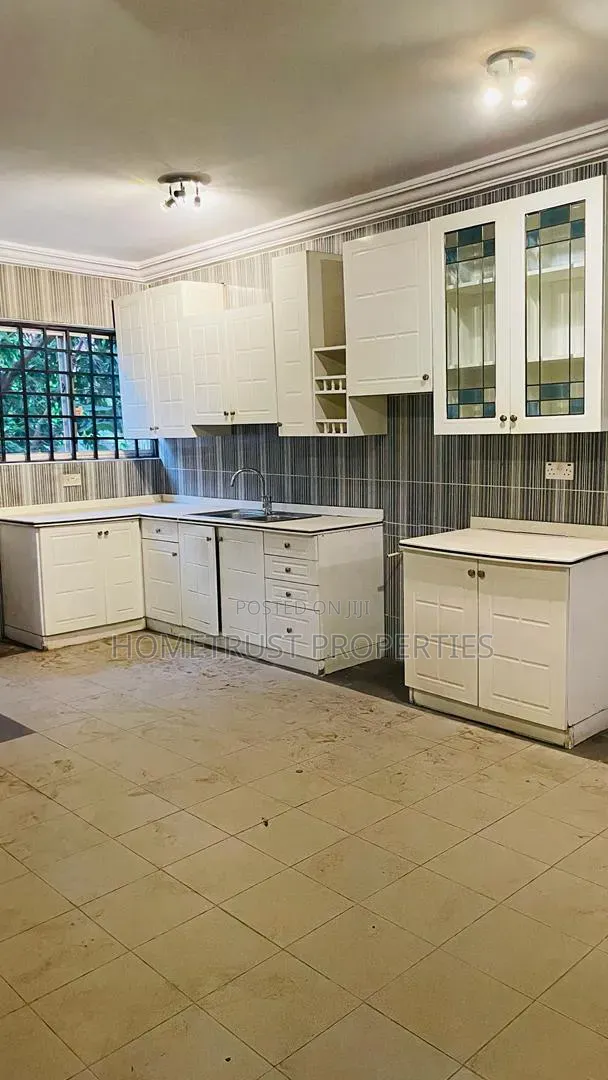 6bdrm House in Kwabenya Acp for rent