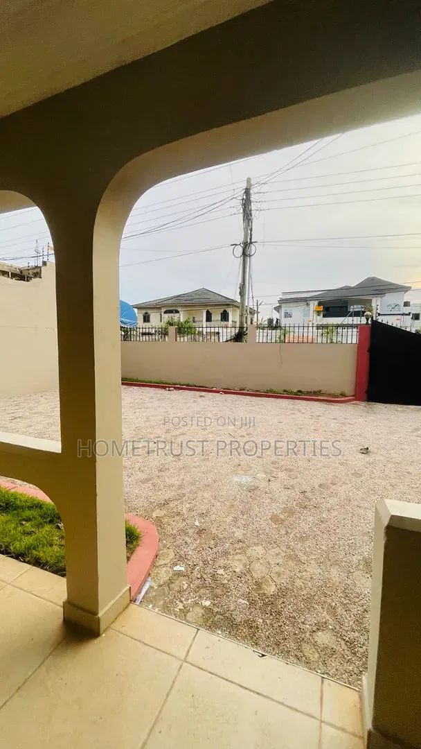 6bdrm House in Kwabenya Acp for rent