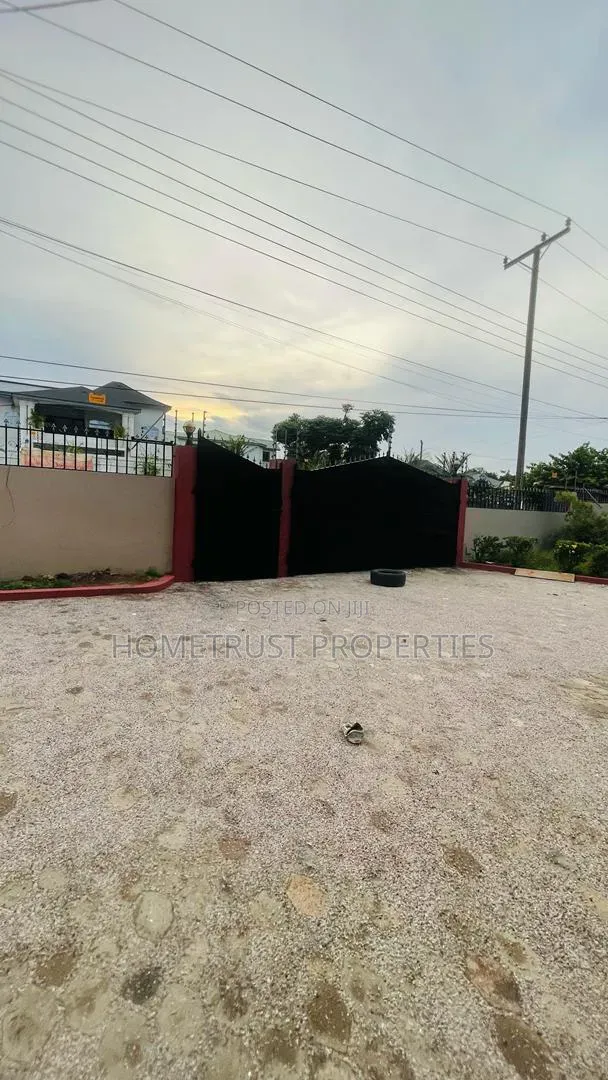 6bdrm House in Kwabenya Acp for rent