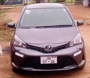 Toyota Vitz 2015 Gray