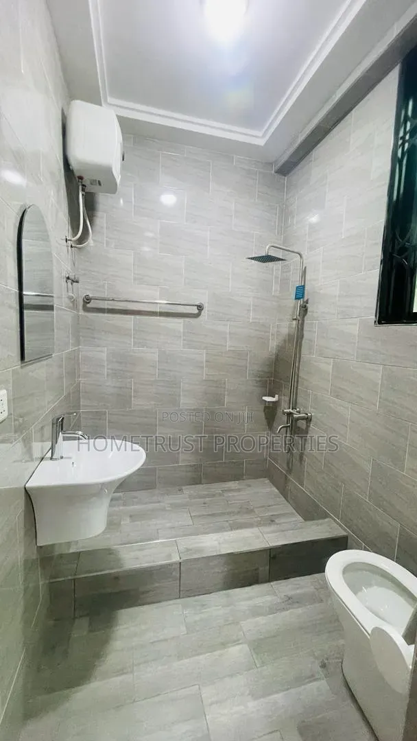 2bdrm Apartment in Kwabenya Acp for rent