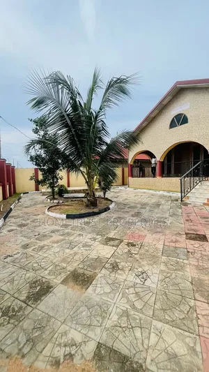 5bdrm House in Amasaman China Mall for rent
