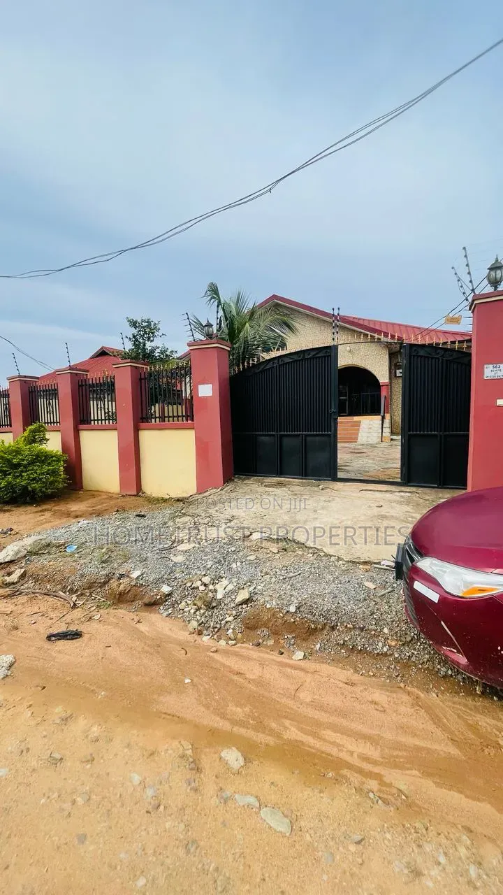 5bdrm House in Amasaman China Mall for rent