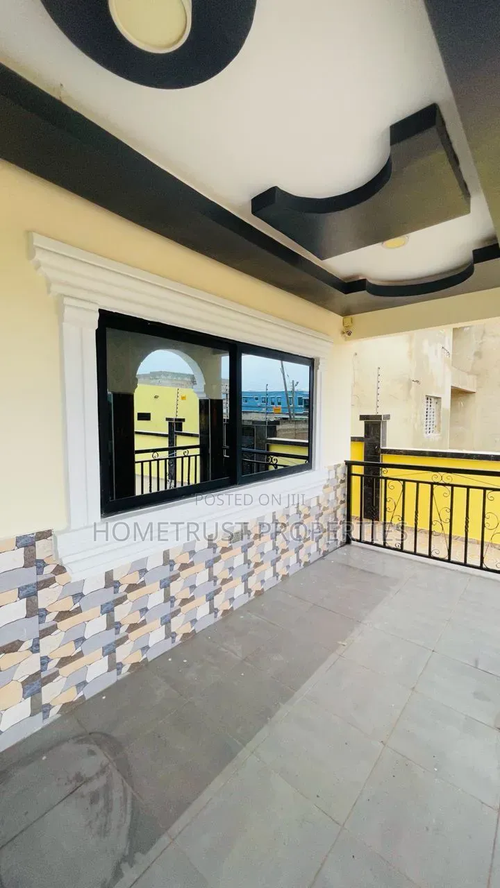 5bdrm House in Amasaman China Mall for rent