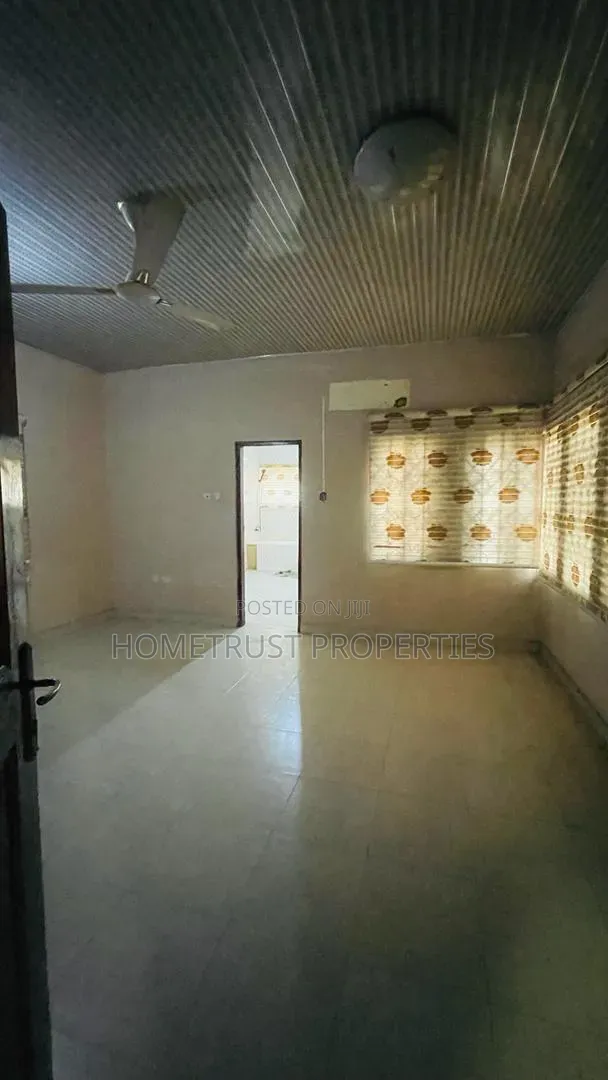 5bdrm House in Amasaman China Mall for rent