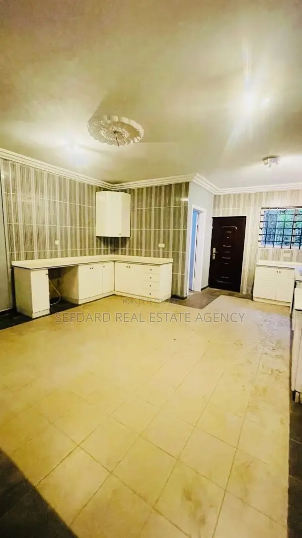 6bdrm House in Sefdard Properties, Kwabenya for rent