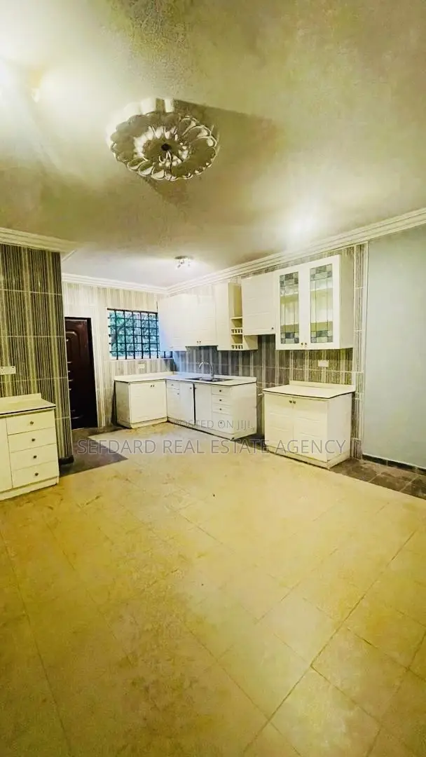 6bdrm House in Sefdard Properties, Kwabenya for rent