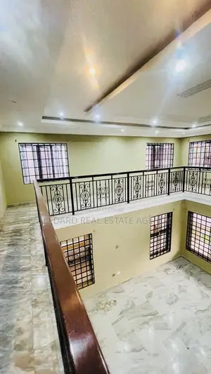 6bdrm House in Sefdard Properties, Kwabenya for rent