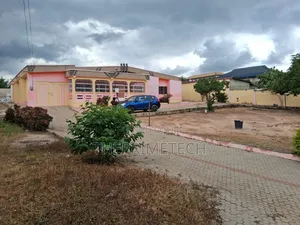 8bdrm House in Kumasi Metropolitan for rent