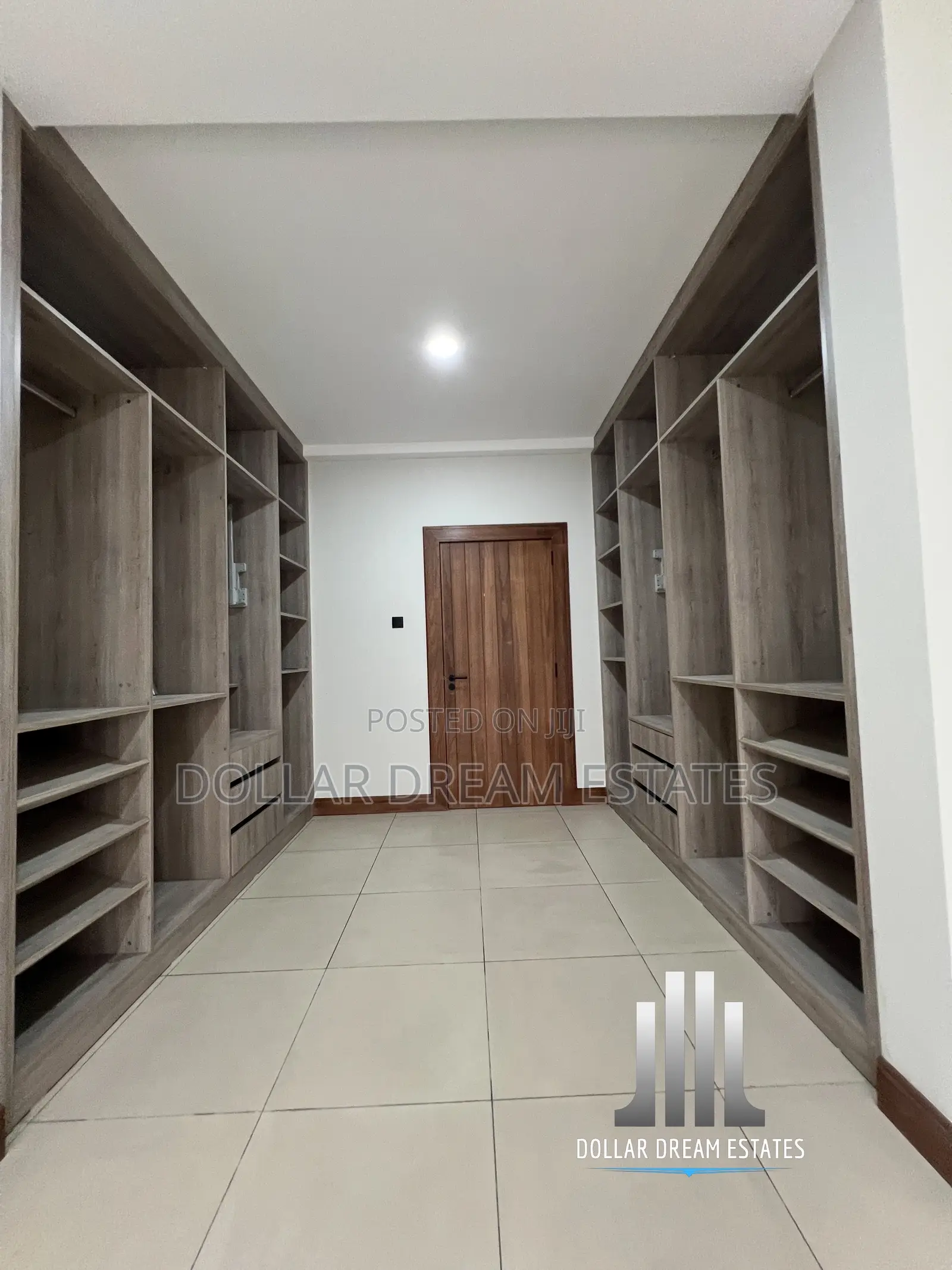 3bdrm Townhouse / Terrace in Cantonments for rent