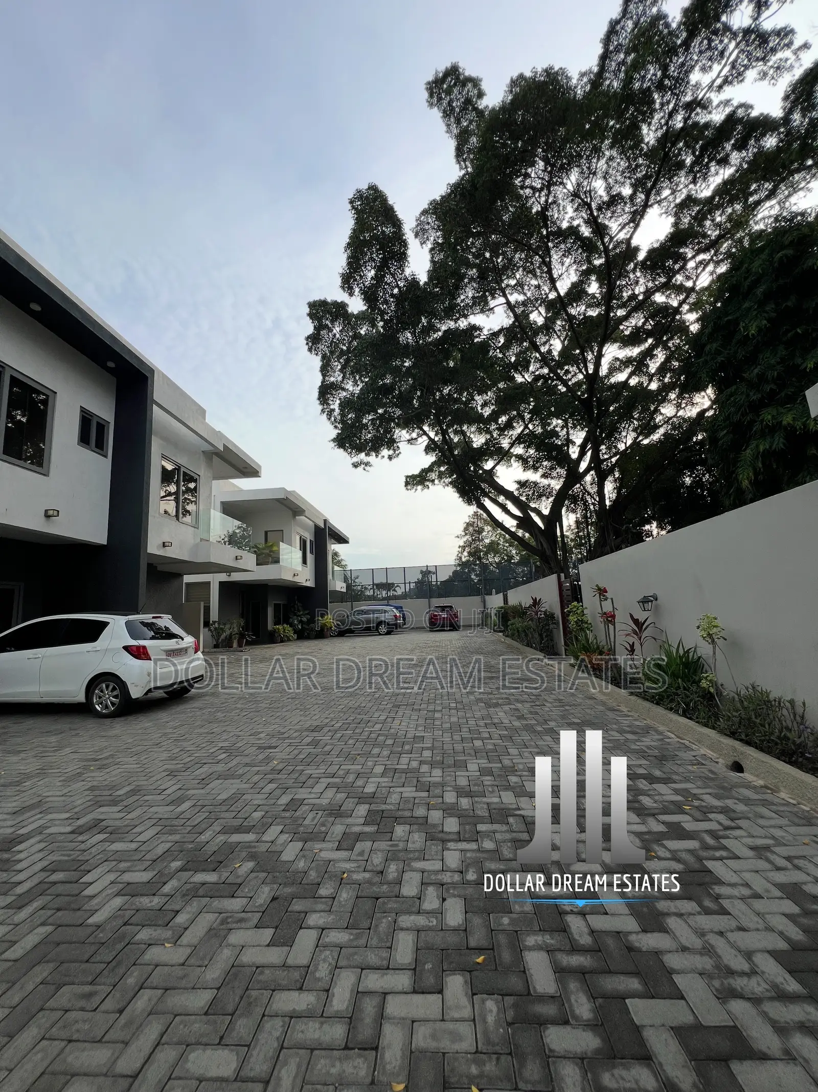 3bdrm Townhouse / Terrace in Cantonments for rent