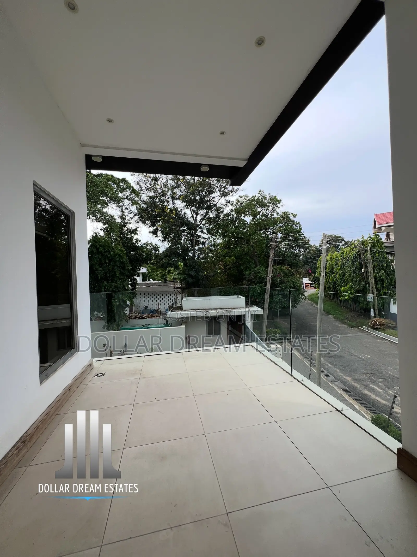 3bdrm Townhouse / Terrace in Cantonments for rent