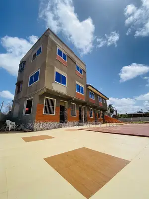 Avenue Ideal for Offices, School, Restaurant Rent/Sale in Spintex Road
