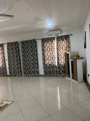 6bdrm House in Adeleke Estates, Kumasi Metropolitan for sale