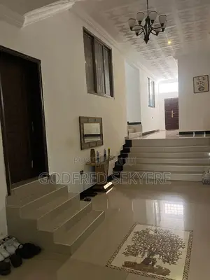 6bdrm House in Adeleke Estates, Kumasi Metropolitan for sale