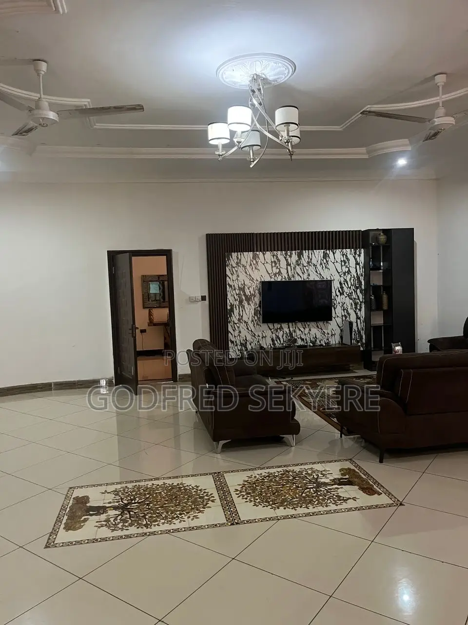 6bdrm House in Adeleke Estates, Kumasi Metropolitan for sale