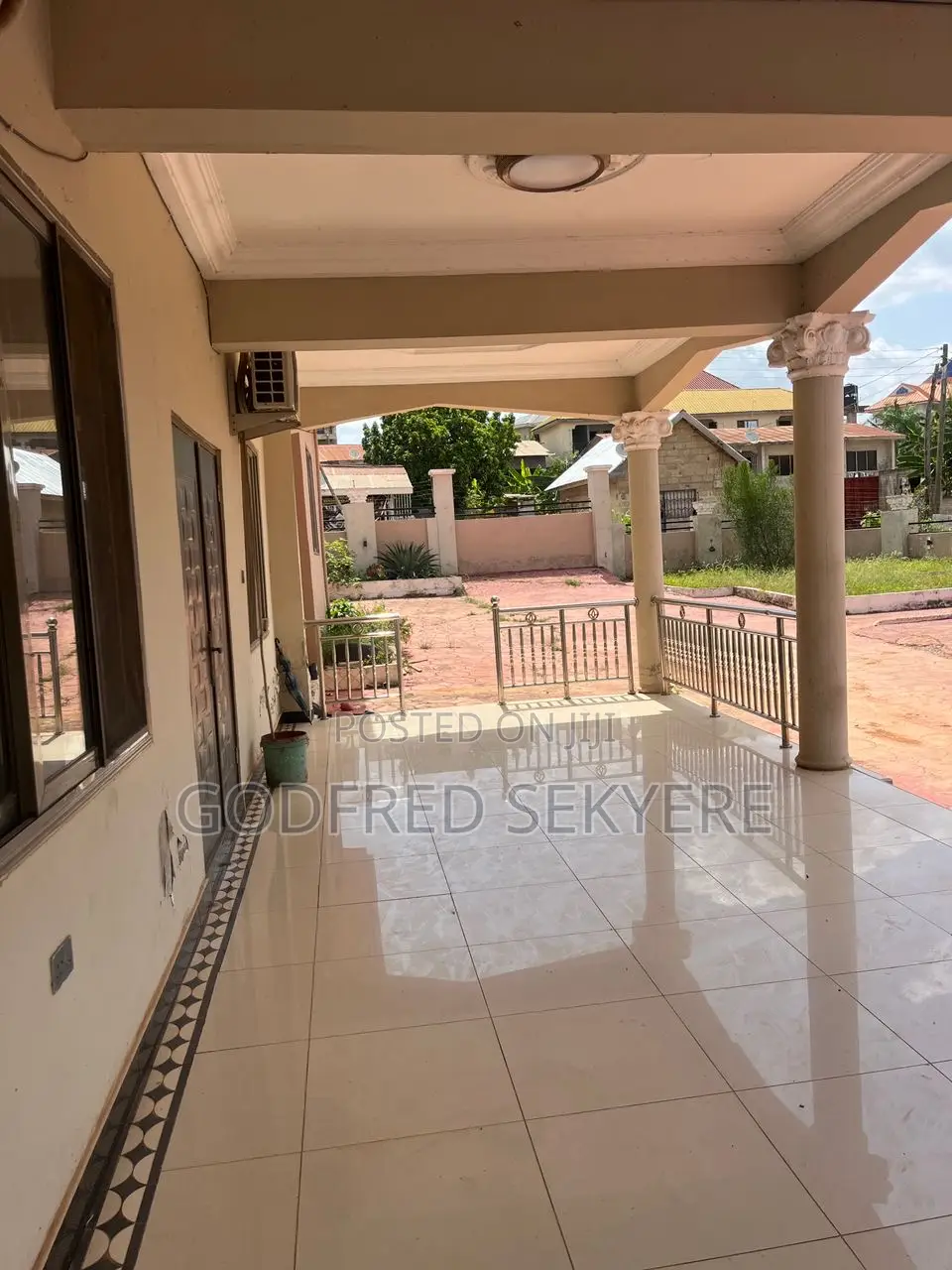 6bdrm House in Adeleke Estates, Kumasi Metropolitan for sale