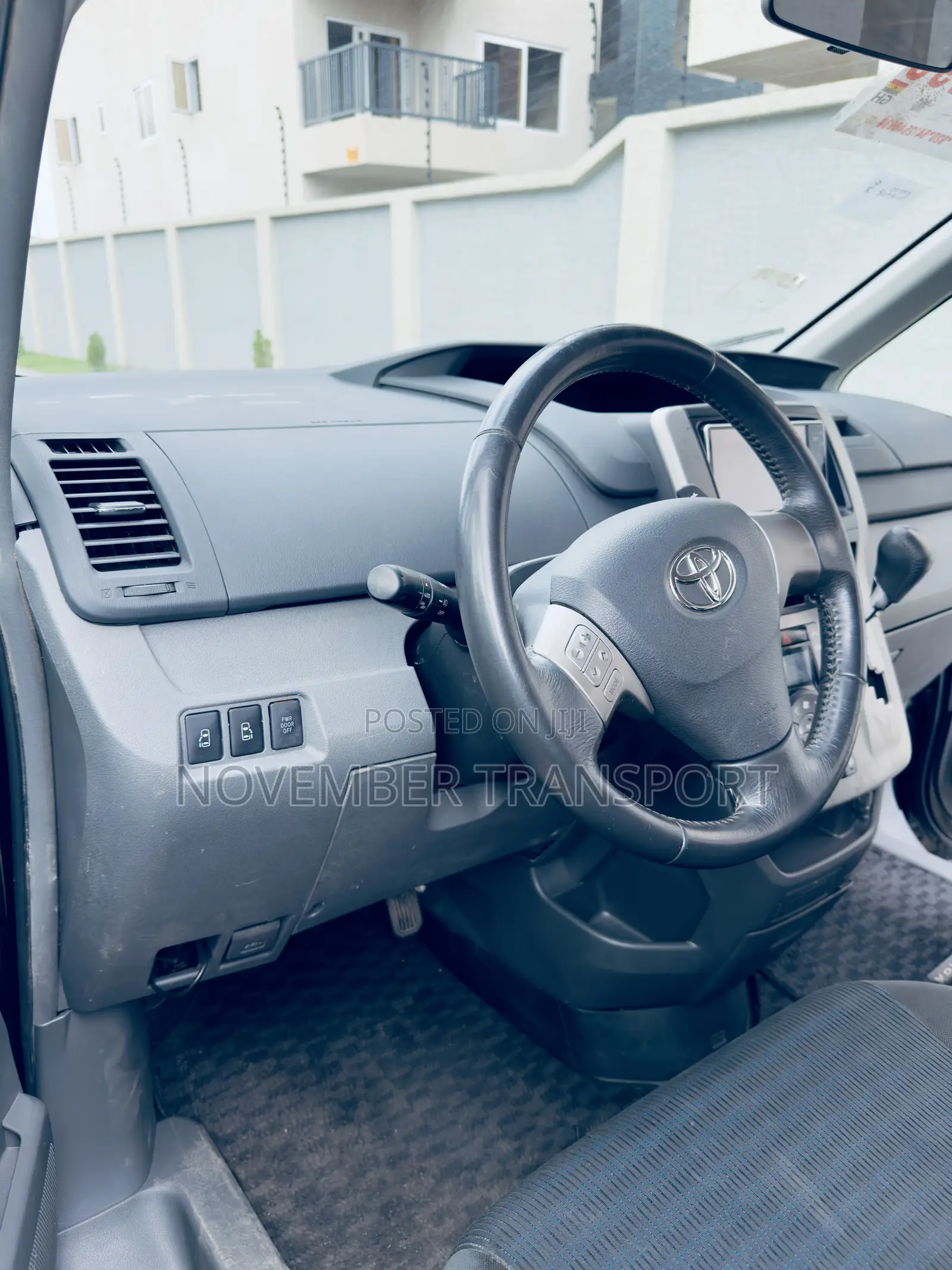 Toyota Voxy 2010 Black