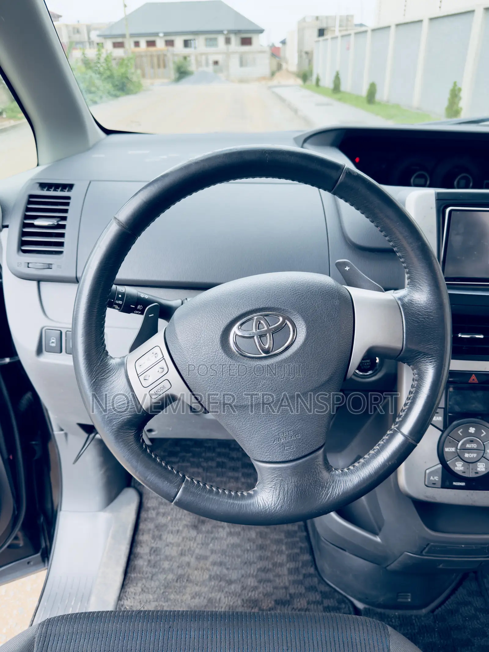 Toyota Voxy 2010 Black