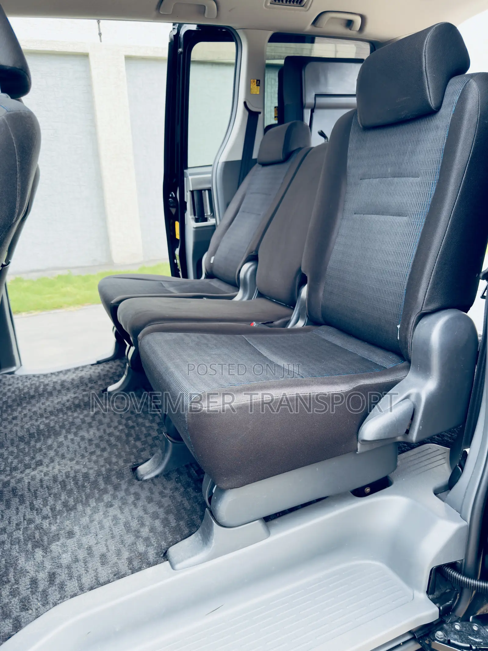 Toyota Voxy 2010 Black