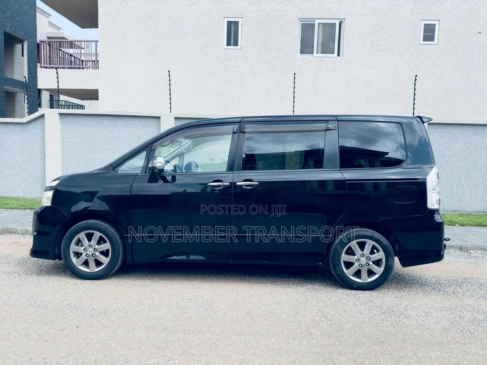 Toyota Voxy 2010 Black