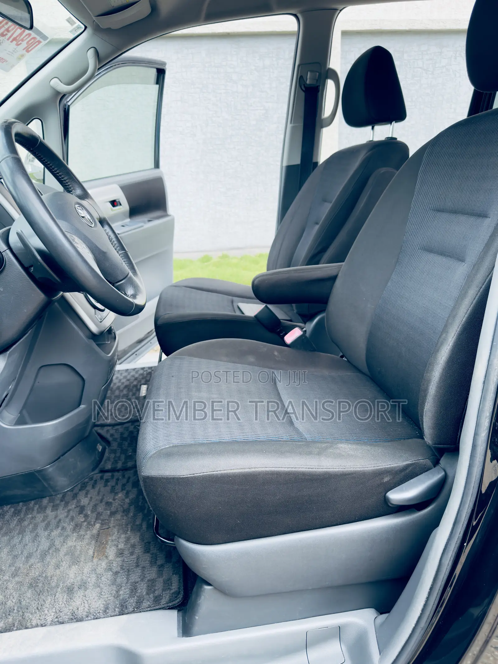 Toyota Voxy 2010 Black