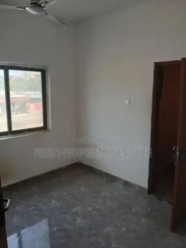 2bdrm Apartment in Abelekpe Estate, Methodist Church Area for rent