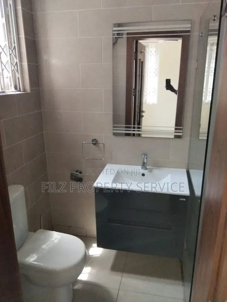 2bdrm Apartment in Abelekpe Estate, Methodist Church Area for rent