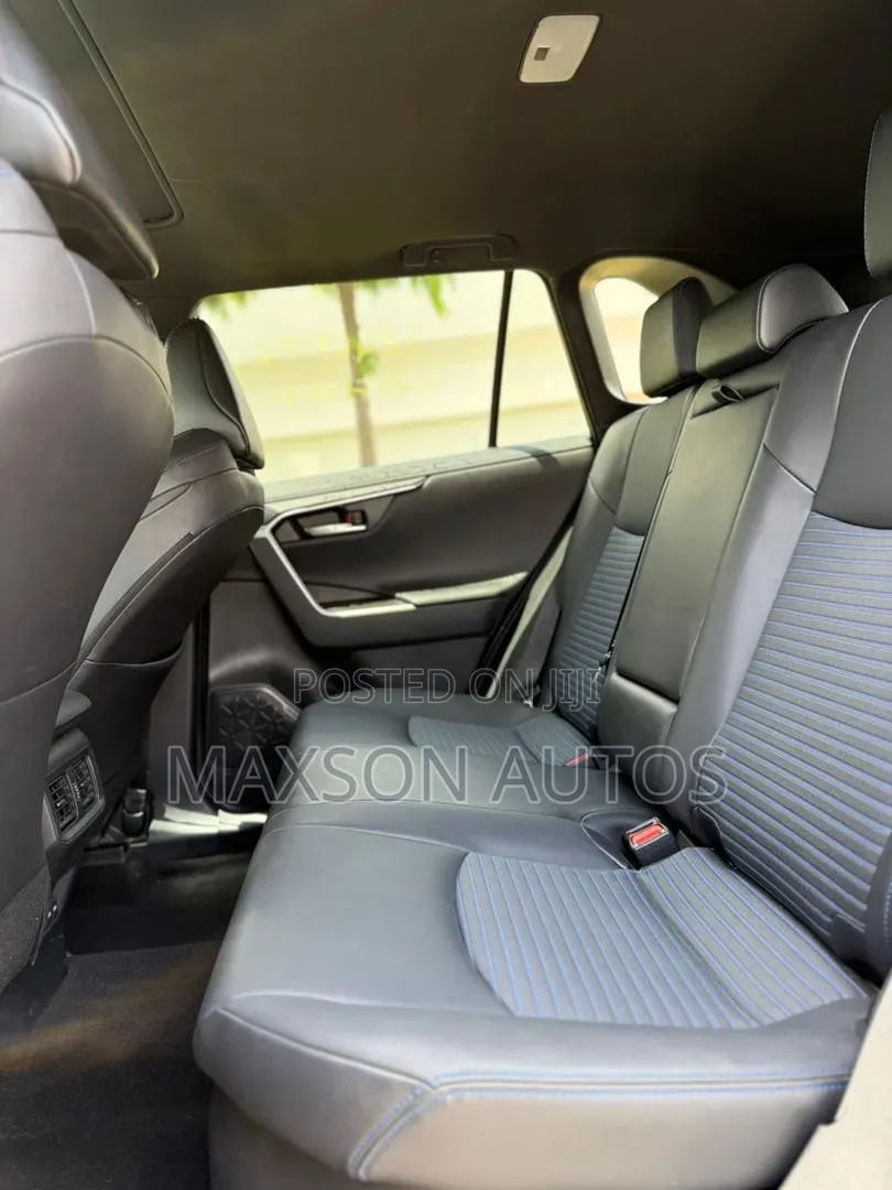 Toyota RAV4 2023 Gray
