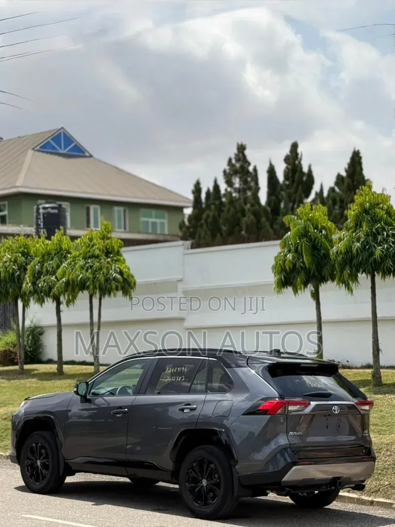 Toyota RAV4 2023 Gray