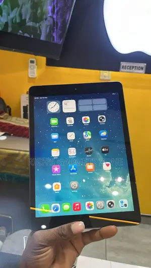 Apple iPad 10.2 (2020) 32 GB Gray