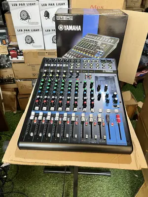 Yamaha Mg12xu 12-Channel Mixer