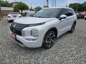 Mitsubishi Outlander SEL 2022 White