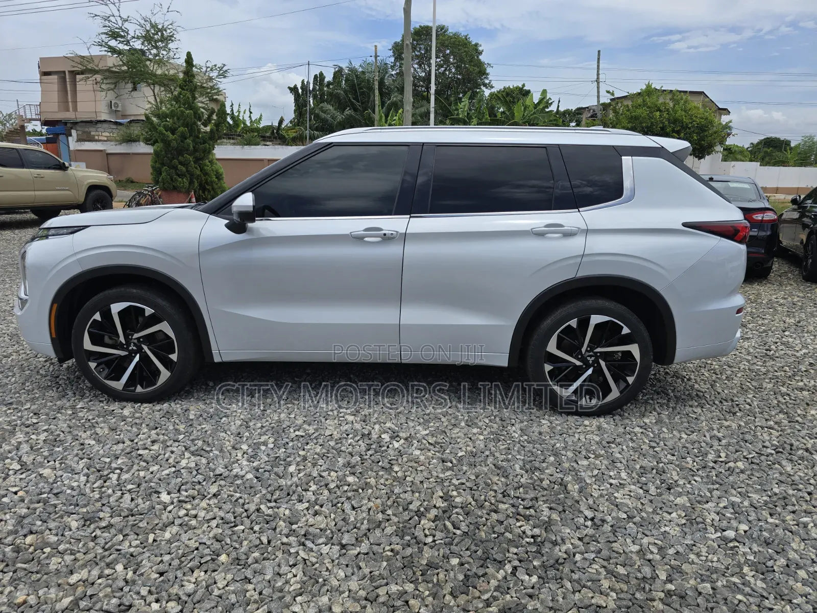 Mitsubishi Outlander SEL 2022 White