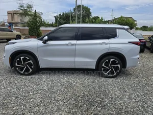 Mitsubishi Outlander SEL 2022 White