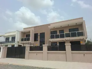 4bdrm Duplex in Housing Down for sale