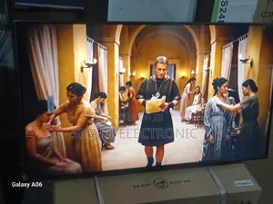 Samsung 43-Inch Elegant Smart Entertainment Tv