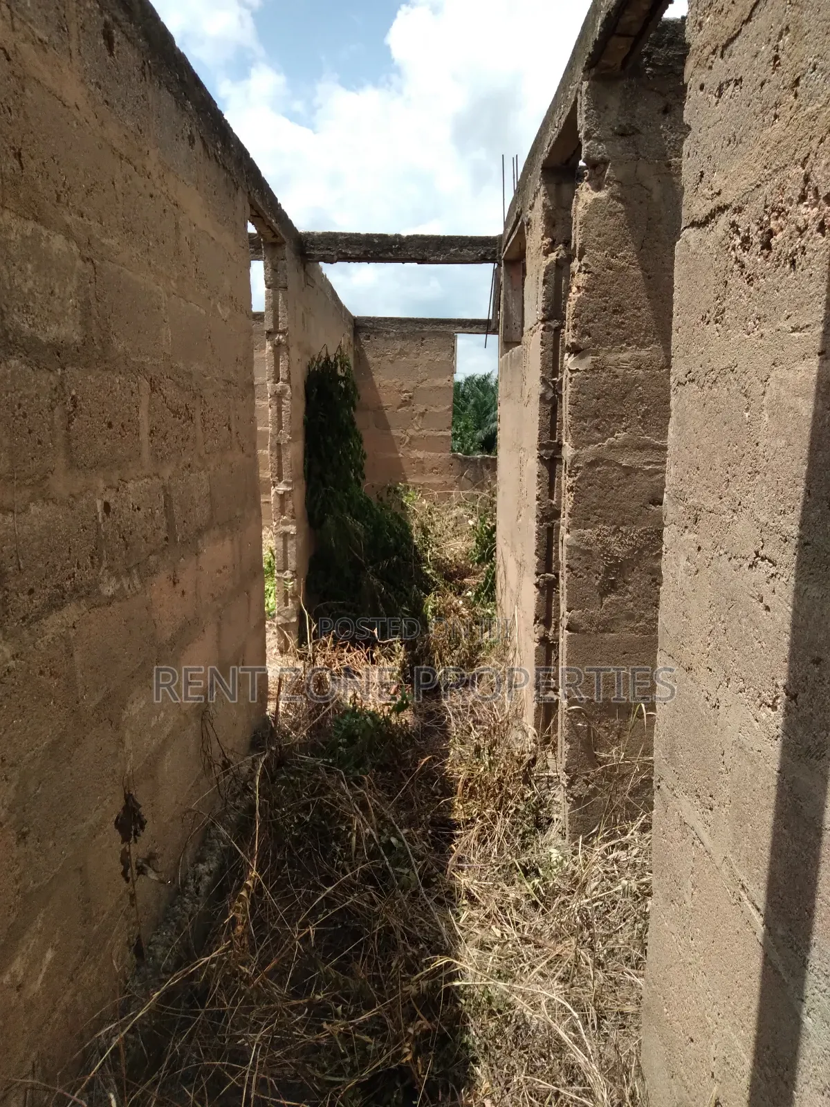10bdrm Apartment In Amasaman For Sale