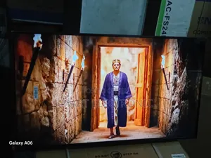Samsung 43-Inch Immersive Viewing Smart Tv