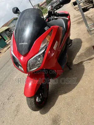 Honda Forza 2012 Red