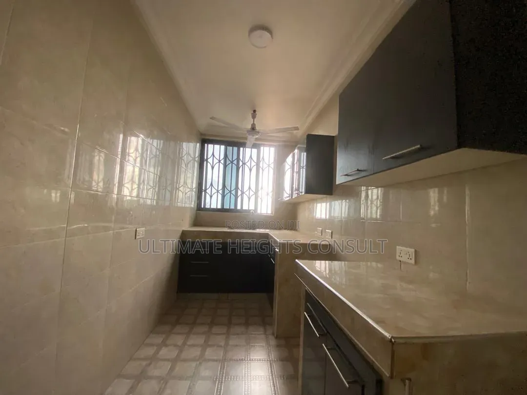 2bdrm Apartment in Lapaz Race Course, Nyanmekye for rent