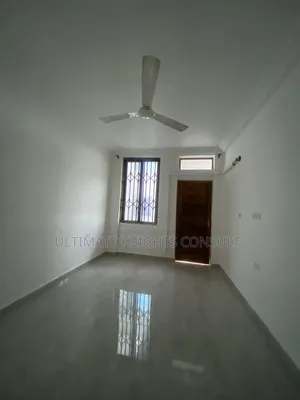 2bdrm Apartment in Lapaz Race Course, Nyanmekye for rent