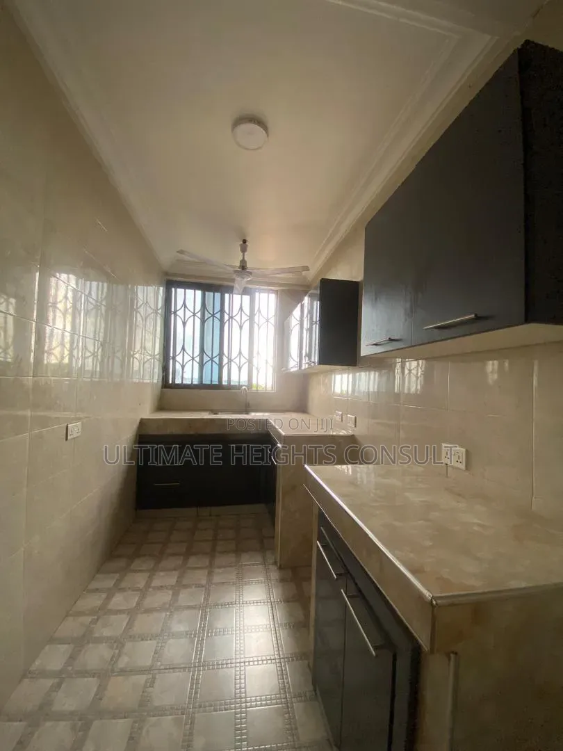 2bdrm Apartment in Lapaz Race Course, Nyanmekye for rent