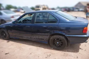 BMW 318i 1994 Blue