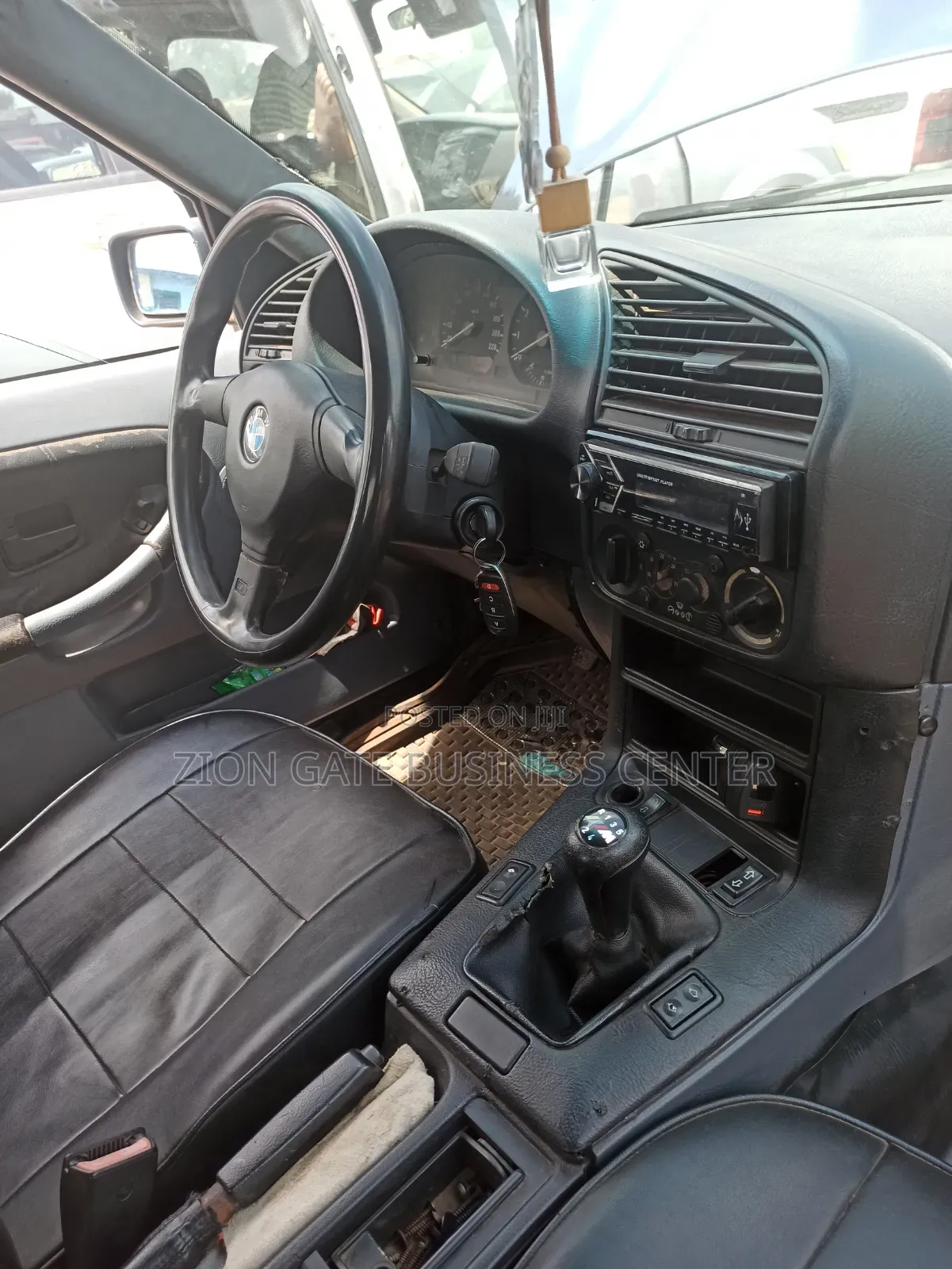 BMW 318i 1994 Blue
