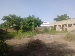 Half Plot of Land With 4 Uncompleted Bedrooms