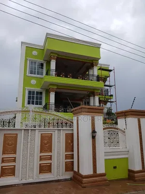 2bdrm Apartment in Taifa Burkina, Polyclinic for rent