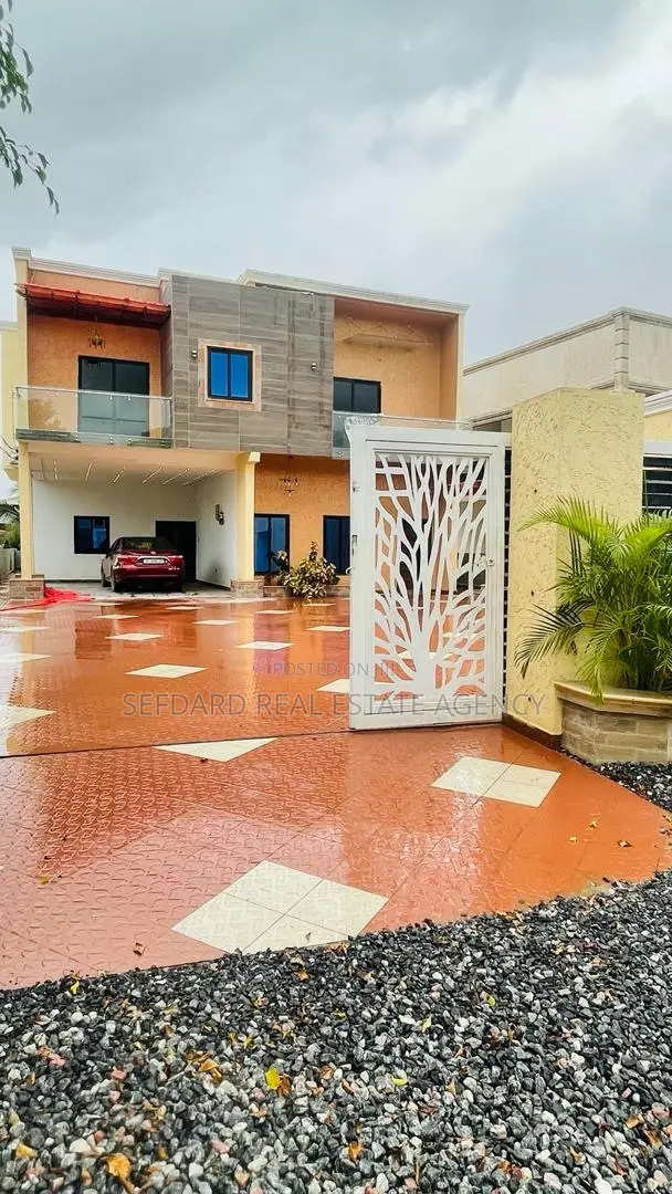 4bdrm House in Sefdard Properties, Kwabenya for sale