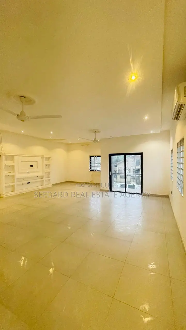 4bdrm House in Sefdard Properties, Kwabenya for sale