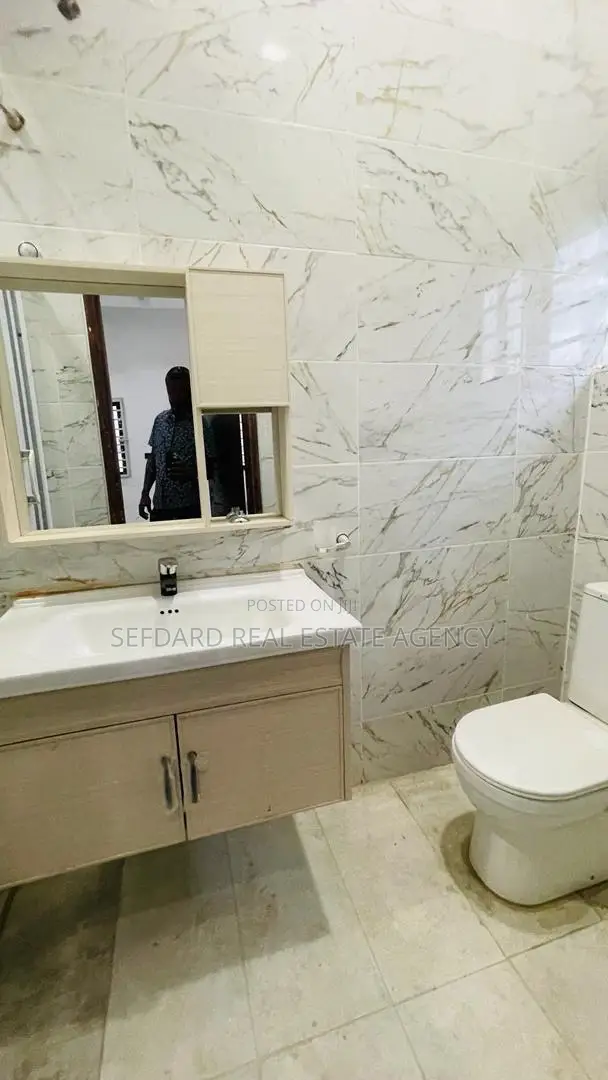 4bdrm House in Sefdard Properties, Kwabenya for sale